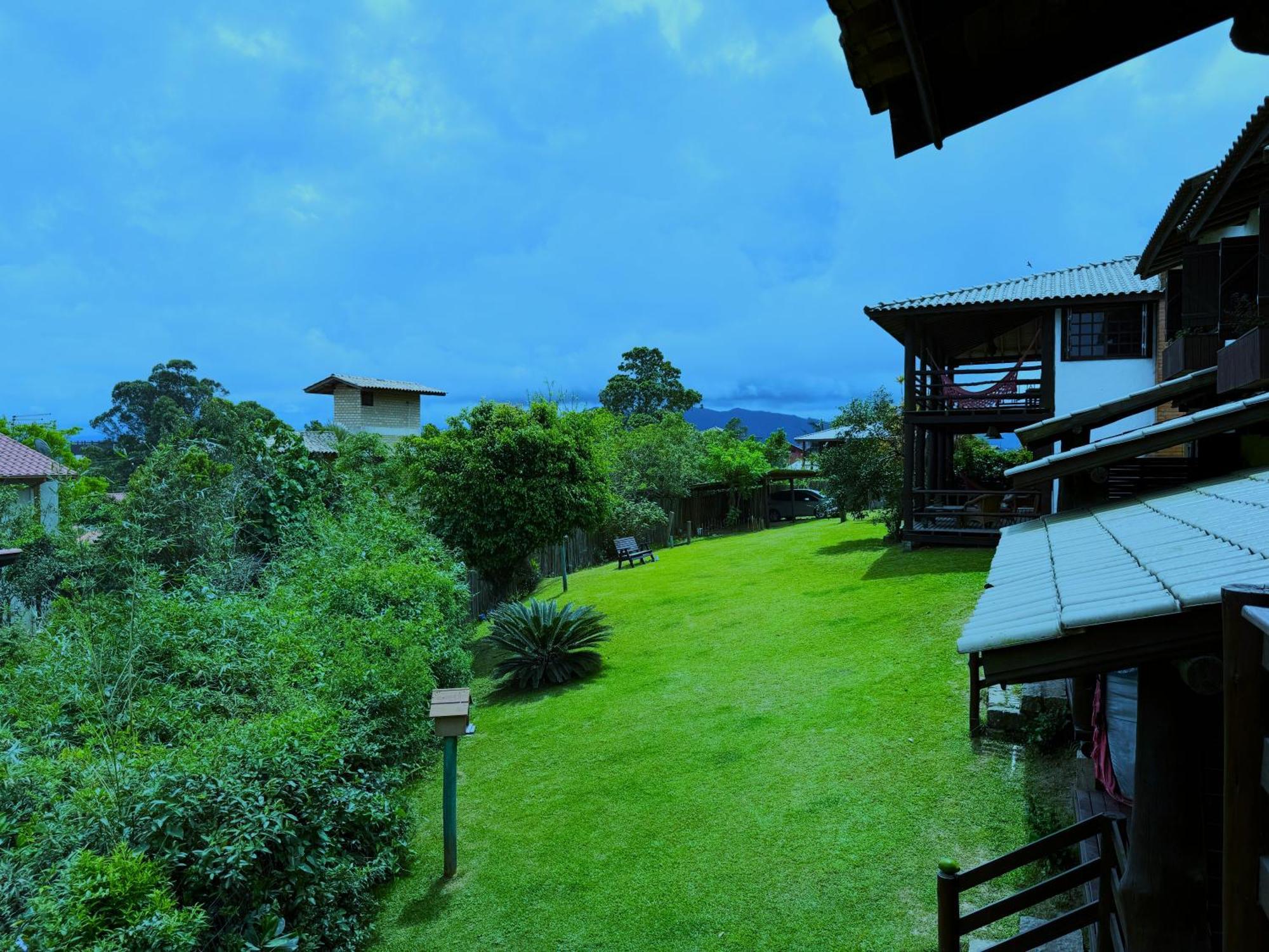 Pousada Casa Morango - Praia Do Rosa - Sc エクステリア 写真